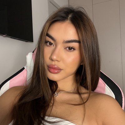 Omgltsbrattymia's profile picture