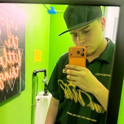 KiingCarlios's profile picture