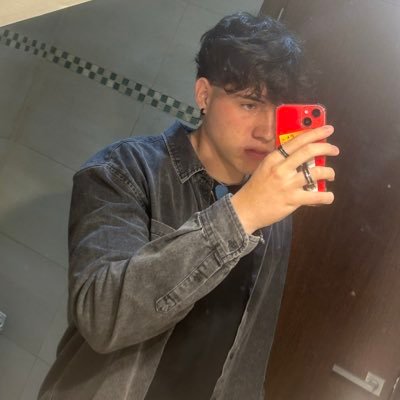 tomi (quiere keke)'s profile picture