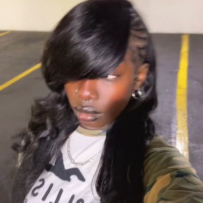 J. Jewlz Jameson📰🗞️ ☆⋆𖦹°‧★'s profile picture