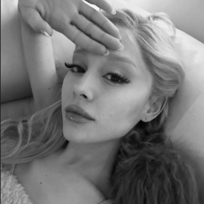 ari_swiftie1124's profile picture