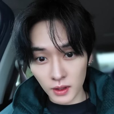 Lara 🐰 VAI VER O SKZ's profile picture