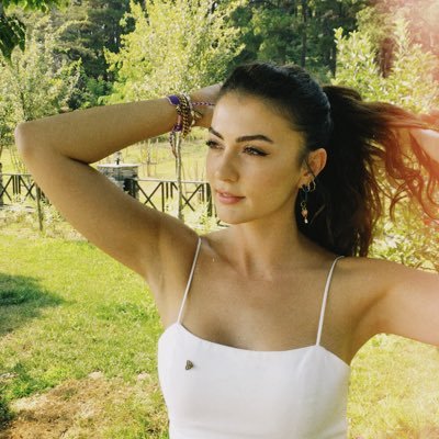 Burcu Özberk's profile picture