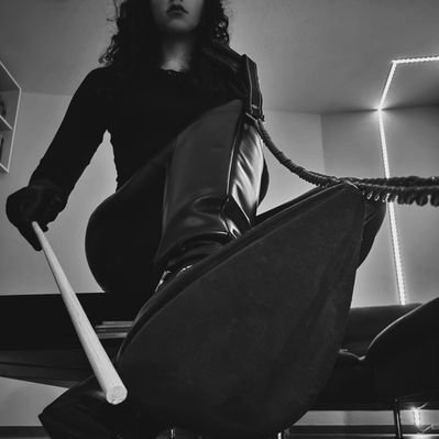 AlidaFindom's profile picture