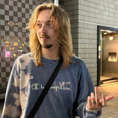 𝐥𝐨𝐚𝐟 in 🇯🇵 🤪's profile picture