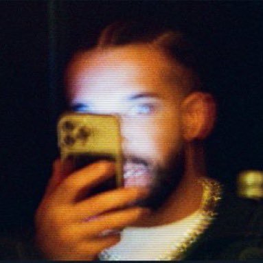 էąʂհą🧊's profile picture