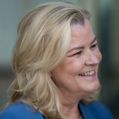 KellyTClements's profile picture