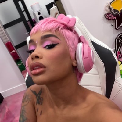 dreamdoll's profile picture