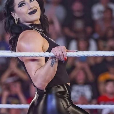 𝐈 𝐀𝐌 𝐌𝐘 𝐎𝐖𝐍 𝐅’𝐍 𝐖𝐎𝐑𝐋𝐃's profile picture
