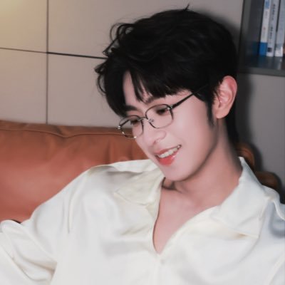 pwlzaking's profile picture