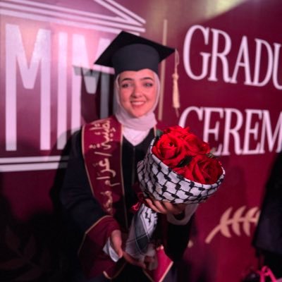 غرام's profile picture