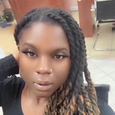 AysiaDollX's profile picture