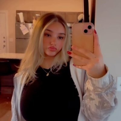 mia😈's profile picture