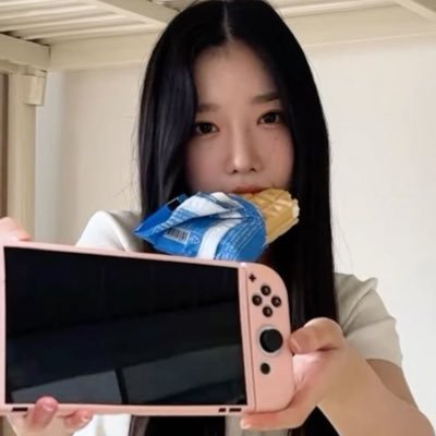 cewstro's profile picture