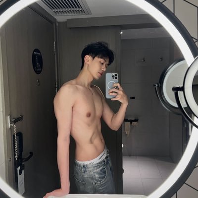 TBEHA1K9JLly2kU's profile picture