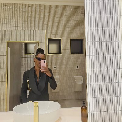 ㄥ乇乇's profile picture