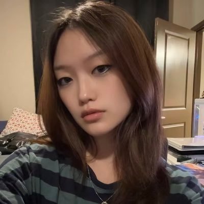 lylacVAL's profile picture