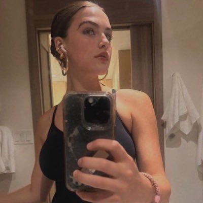 almi's profile picture