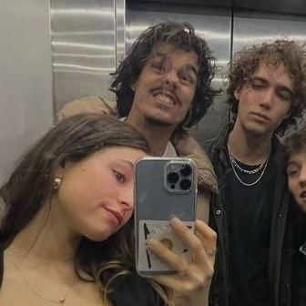 abril -depresion post river de lali!!'s profile picture