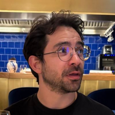 santiviquez's profile picture