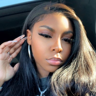 Lacey ᥫ᭡'s profile picture
