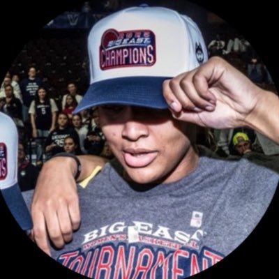 yvette | commentary's profile picture