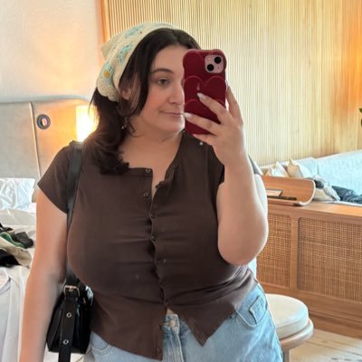nicolemfell's profile picture