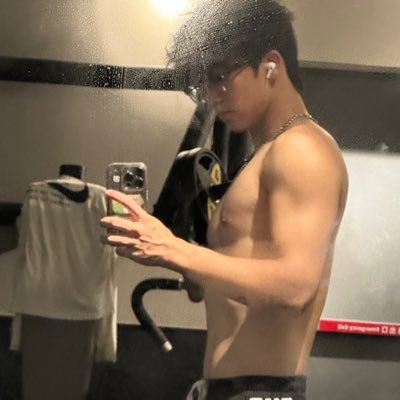 只想叫爸爸(geddon本人号无付费订阅勿被骗)'s profile picture