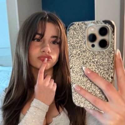 Celeb_go0ner's profile picture