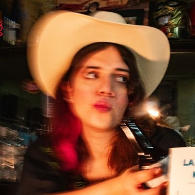 carlaescoffie's profile picture