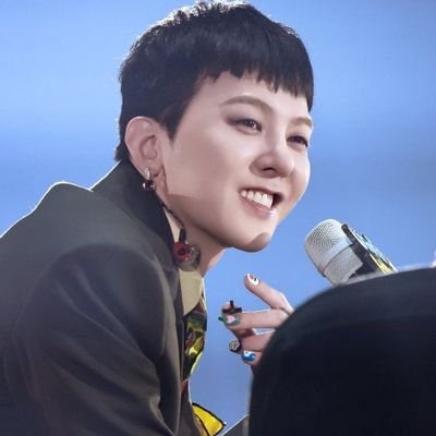 Yₐₛₘᵢₙₑ ᥫᩣ GDRAGON BESTIE ᥫᩣ's profile picture