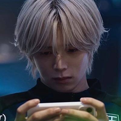 R 🐺 ♡ ⋆*'s profile picture