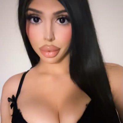 melina merrimack's profile picture