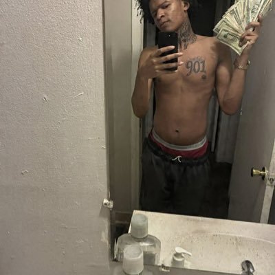 dee901k's profile picture
