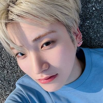 reh ⋆'s profile picture