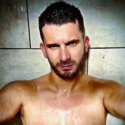 lee31986's profile picture