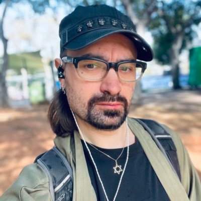 dee homak's profile picture