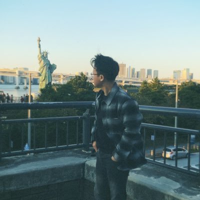V's profile picture