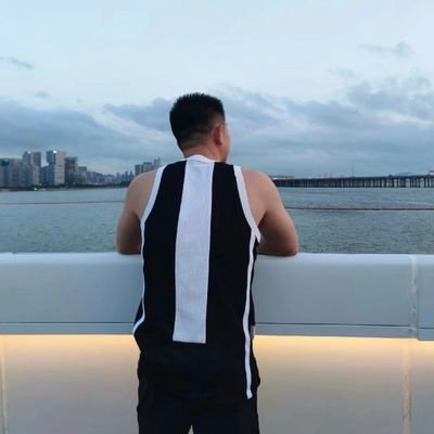 lllllljs11270's profile picture