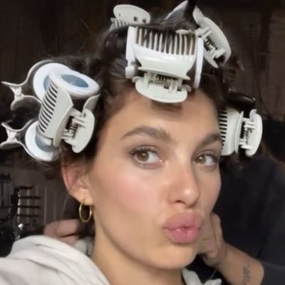 ʎǝɹpnɐ's profile picture