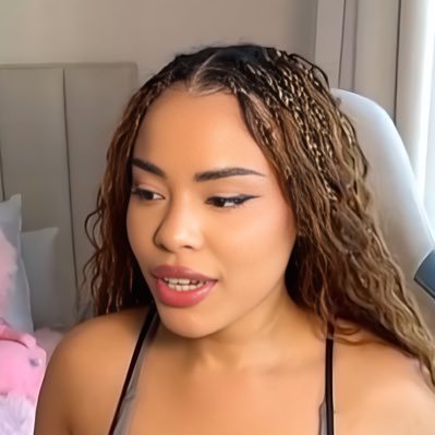 angela clips's profile picture