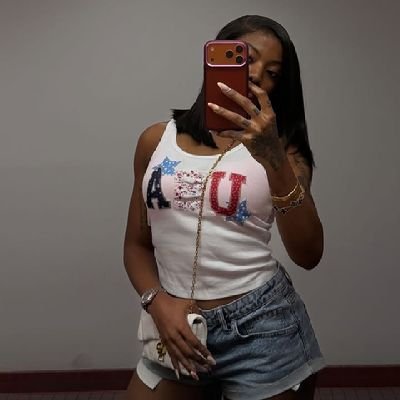 T E E👩🏽‍🦰's profile picture