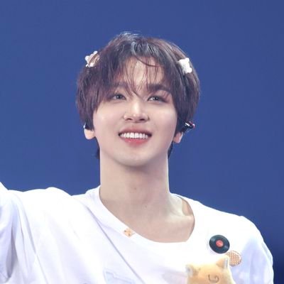 ay's profile picture