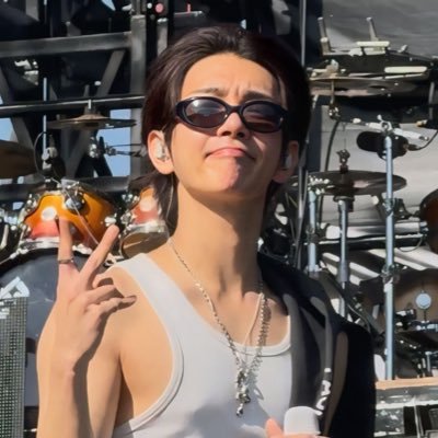 𝙭𝙞𝙚𝙚 ₊⊹ V8 ✷ 吉BOARD's profile picture