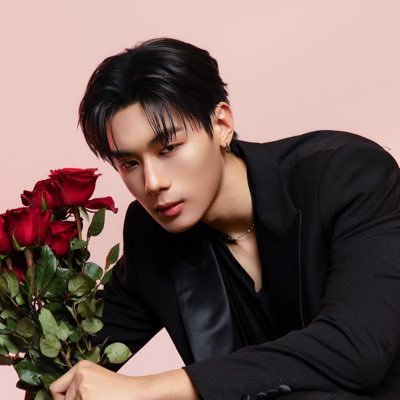 TOP JARUKIT's profile picture