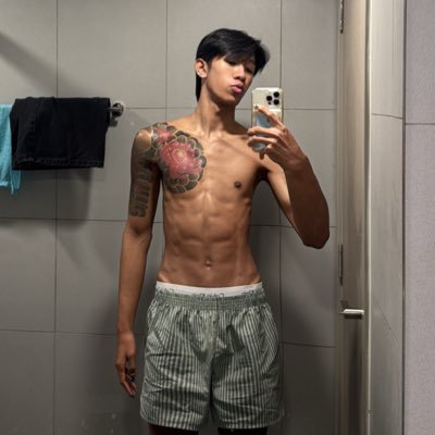 JAMES's profile picture