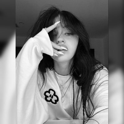 ๋࣭⭑'s profile picture