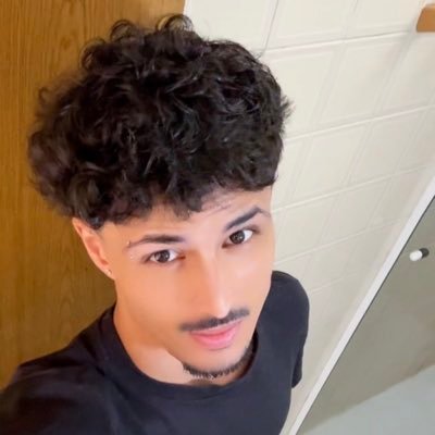 ๐ข๐๐ฉ๐'s profile picture