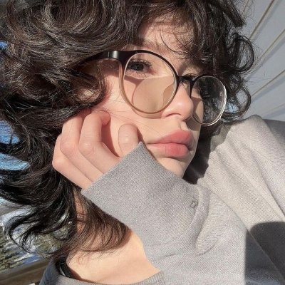 ZamBetsy18483's profile picture