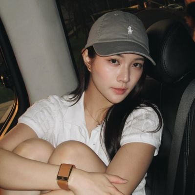 é's profile picture